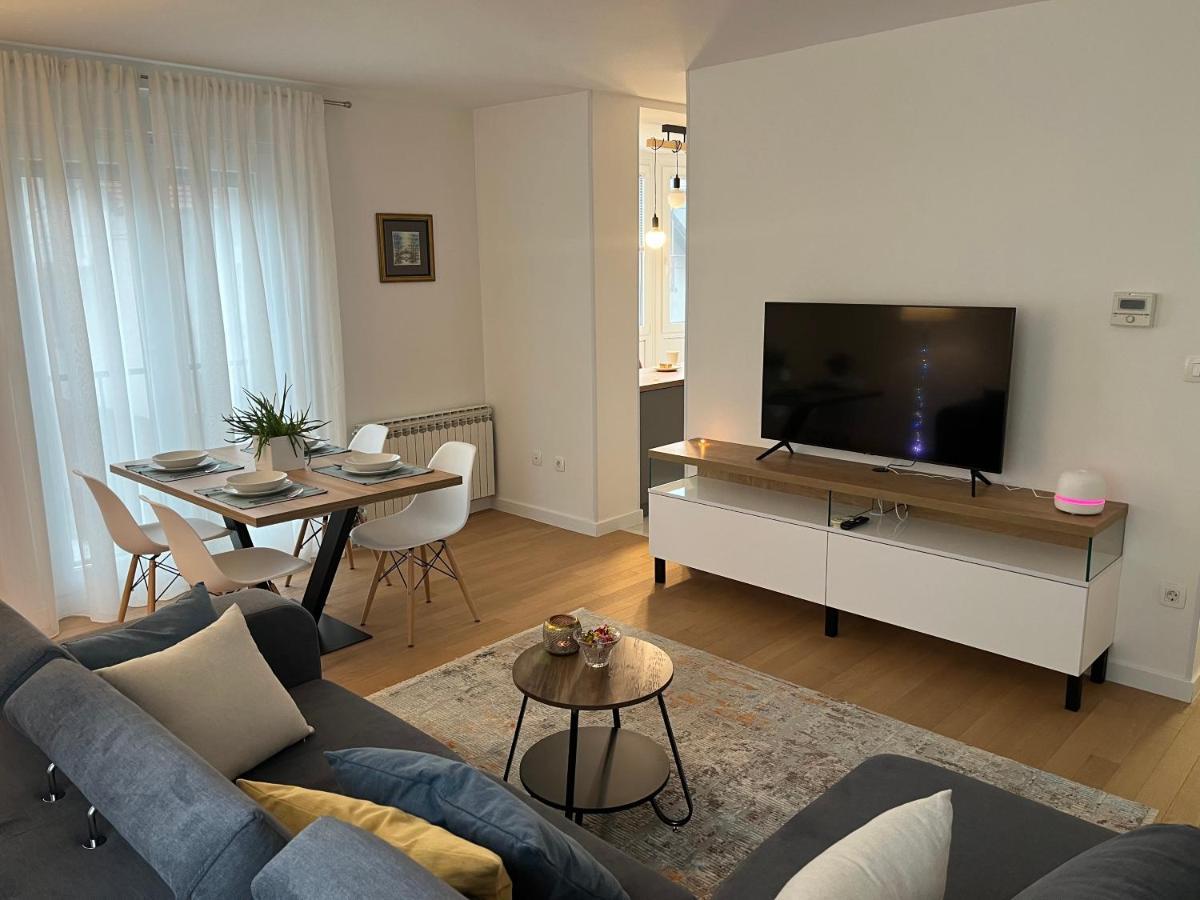 Dela'S Apartment-Zagreb Exteriör bild